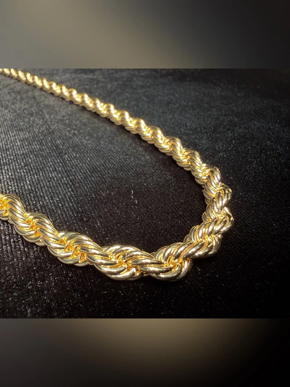 24in 7MM Rope Chain 14K Premium Finish Beautiful Stand Out Piece. Brand New